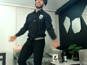 Mira este policia como juega con su culo y derrama su leche korean gay spanking porn