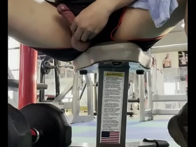 Mr1985 thỦ dâm trong phòng gym handsome gay japan porn