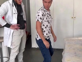 O médico carmona oficiall safado não resistiu e comeu o paciente joyous porn japan bukkake