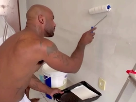 Pintor dotado fudendo o ajudante sarado bareback japan gay hd porn