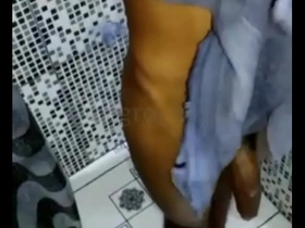 Dei um banho no cafuçu fiz um boquete gostoso e ele gozou muito - completo mo red ( red agora so se acessa pelo link xvideos.red ) hot biker gay porn