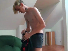 He is on his way home when he notices a pretty dude doing nonplussed who advent of a piece with he needs an extra bossy - bigstr japan gay porn big dick