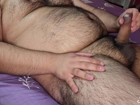 Hombre peludo y gordito se masturba hasta acabar rico gay asian muscle massage porn