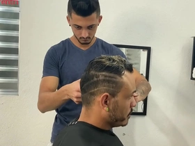 Kadu ventrí e edu scott - fodi meu barbeiro com muito tesão sexo bareback hot wrestling gay porn