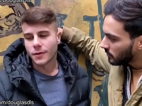 Allen king, douglas smith & thickcut95 follan a pelo en exteriores korean bts gay porn