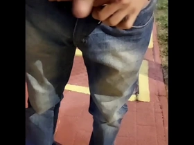 Novinho saiu do trabalho foi para o ponto de ônibus e encontrou uma puta pra aliviar a tensão ( completo only slightly red) hot gay soldier porn